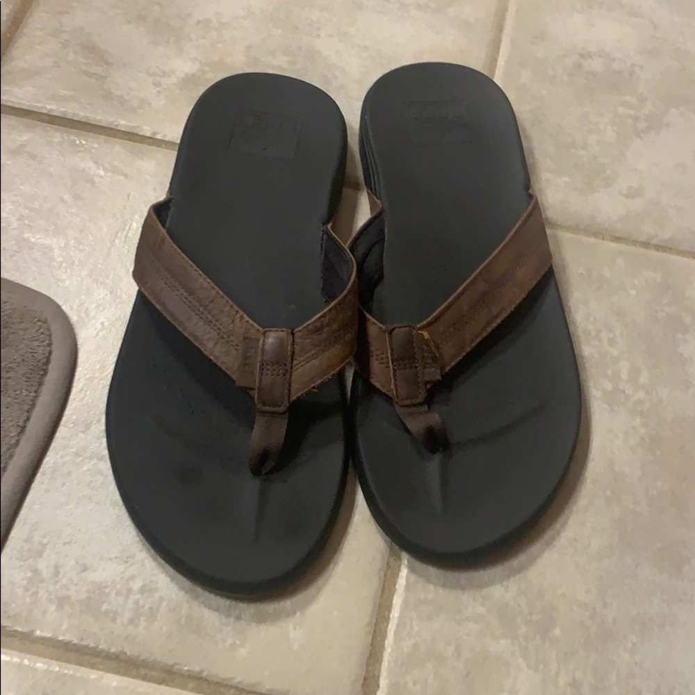 REEF BLACK RUBBER FLIP FLOPS ! LEATHER THONGS